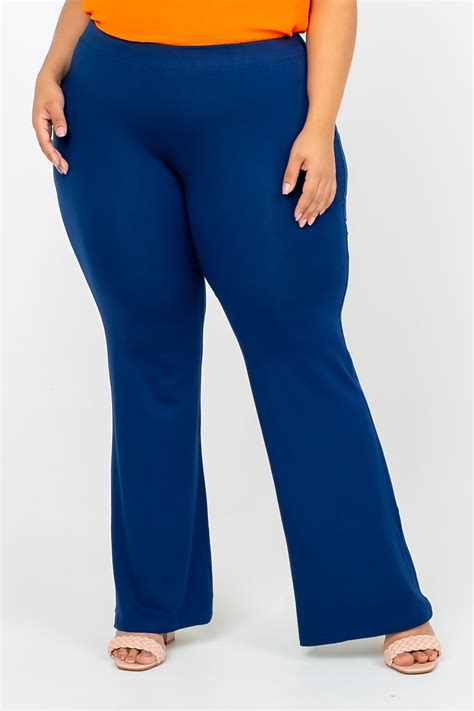 Calça Plus Size Flare .